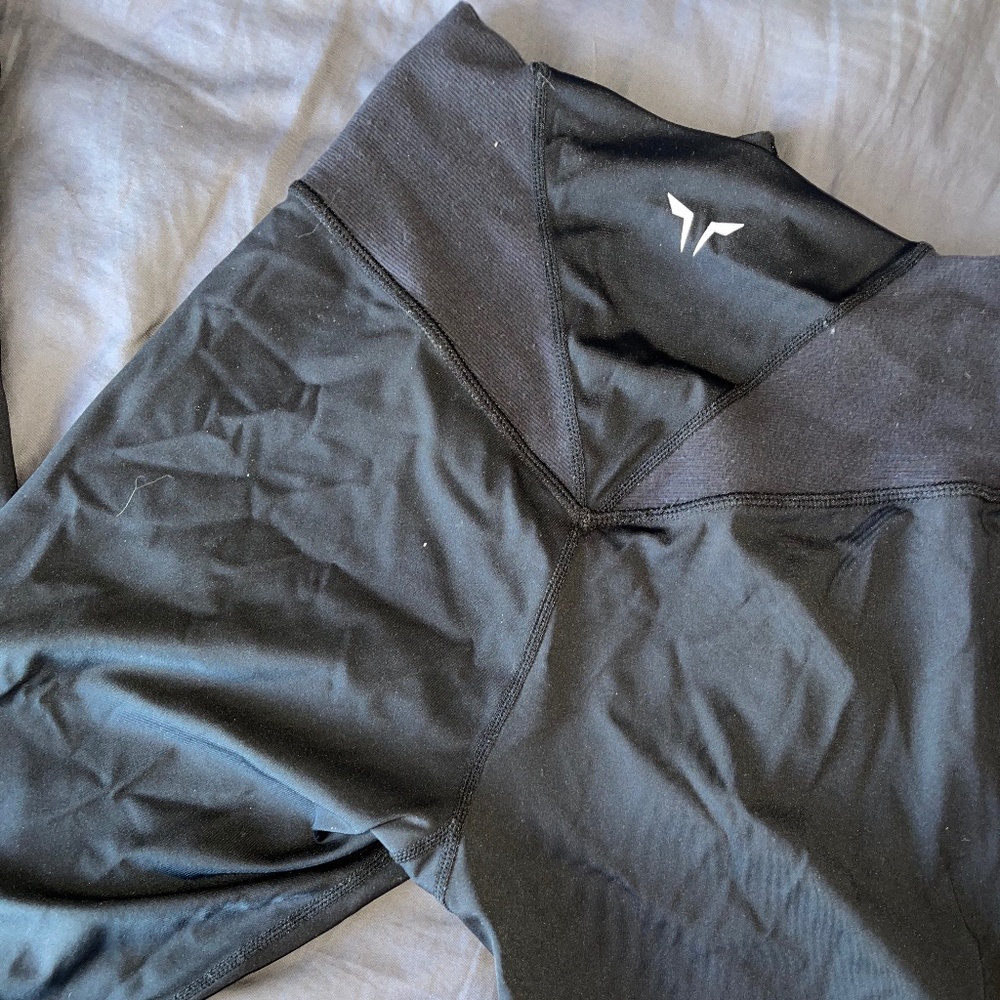squat wolf leggings